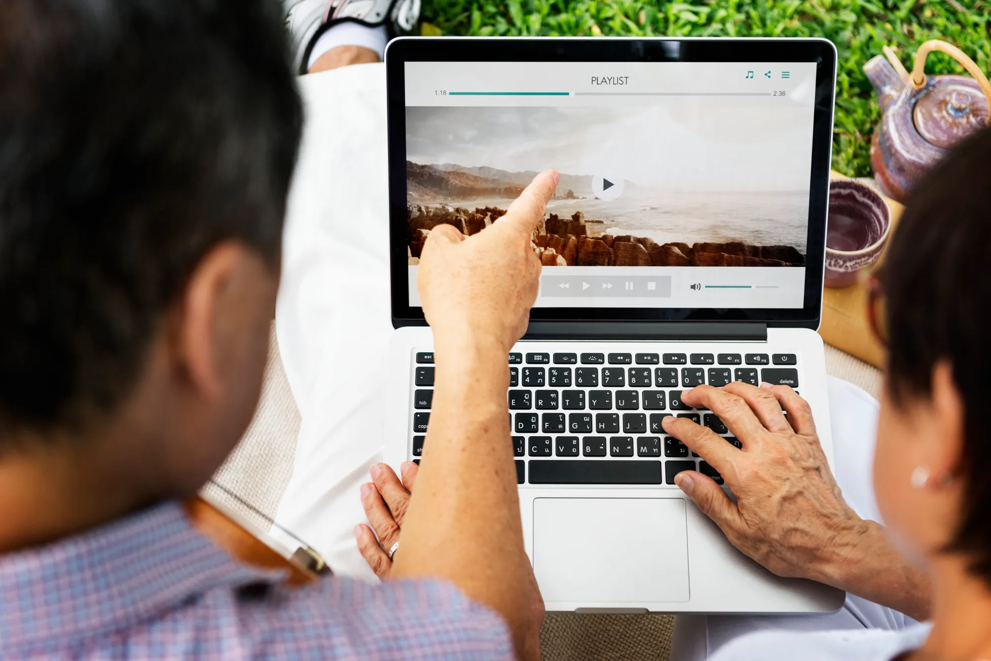 The Cons of Using Stock Photos in Web